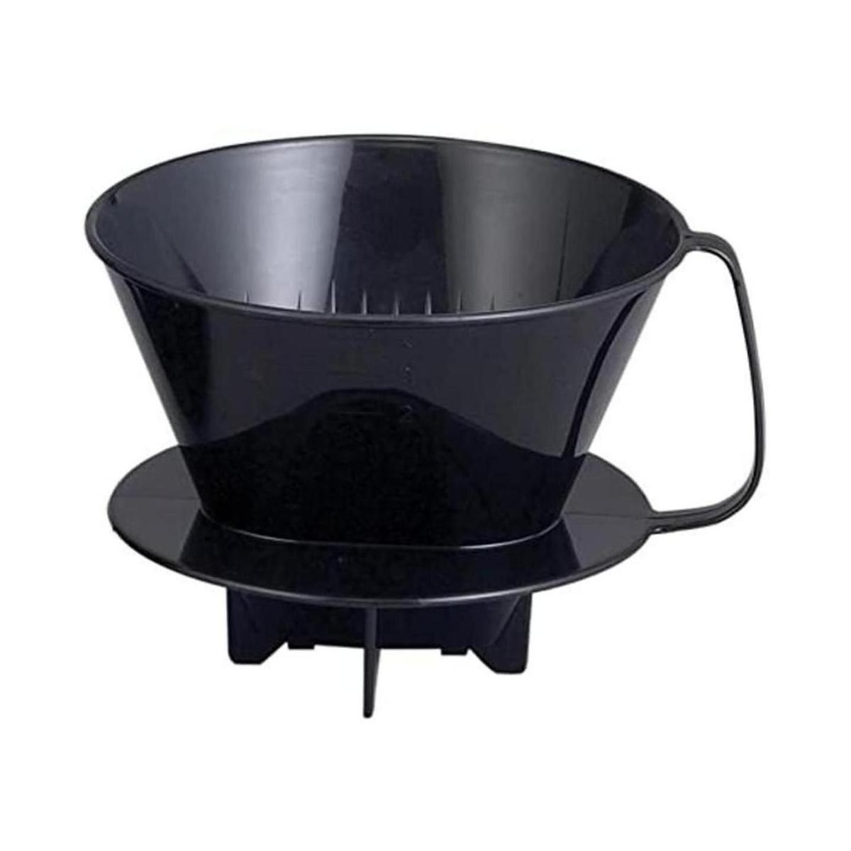 cono de filtro de café vertido