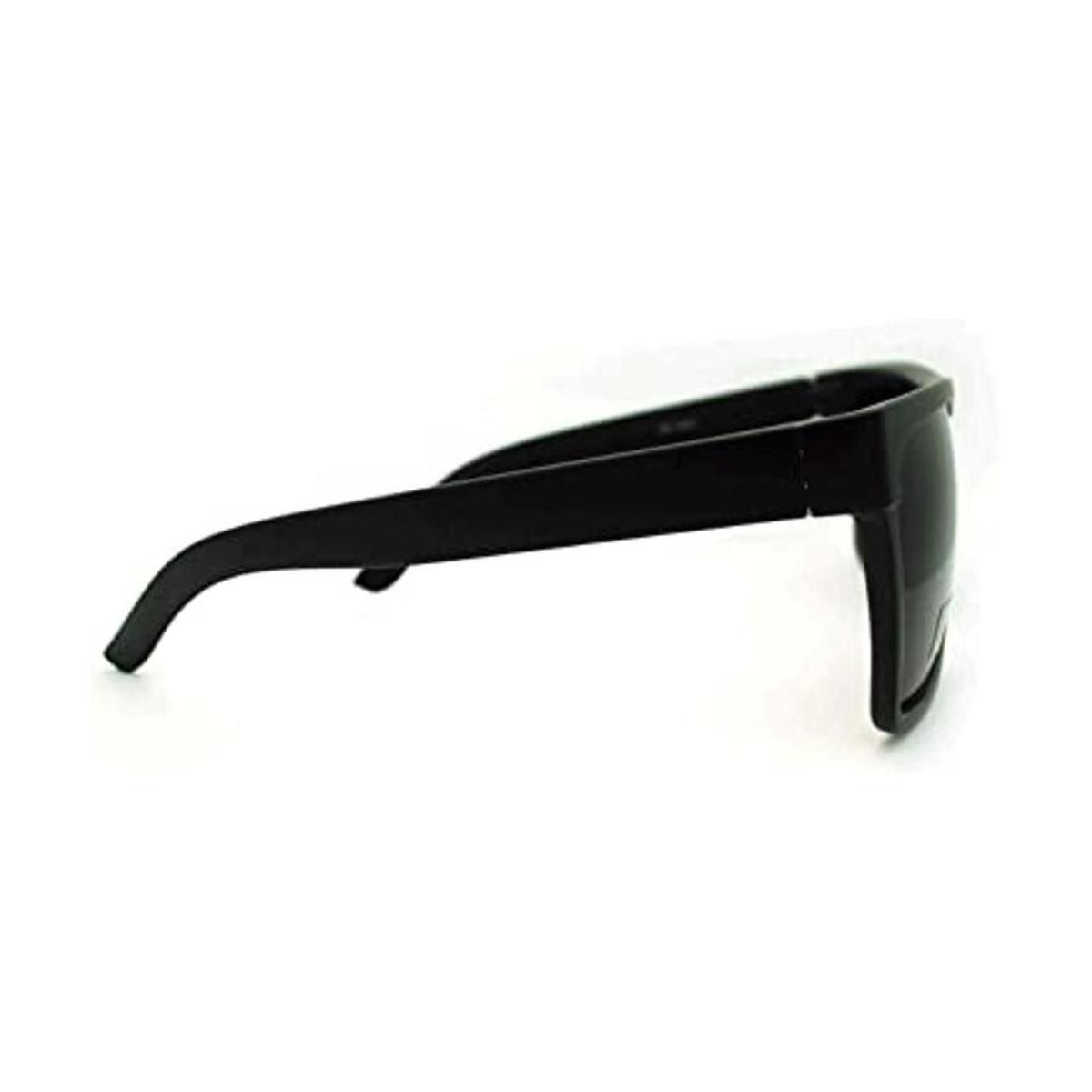 Gafas de sol de color negro oscuro