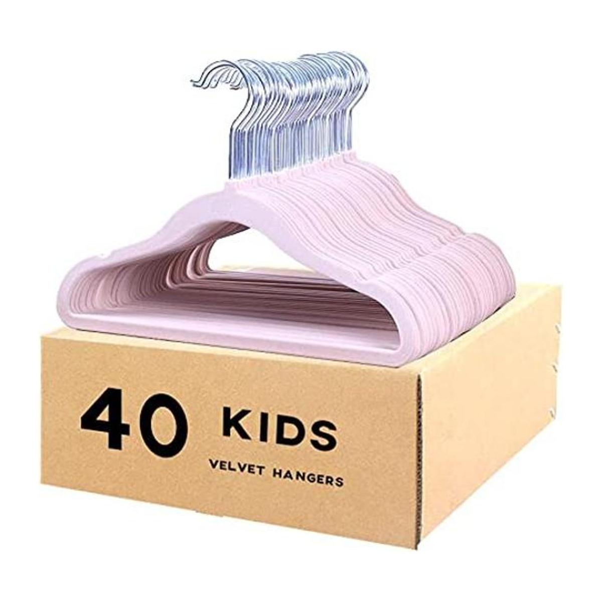 Perchas de terciopelo para niños
