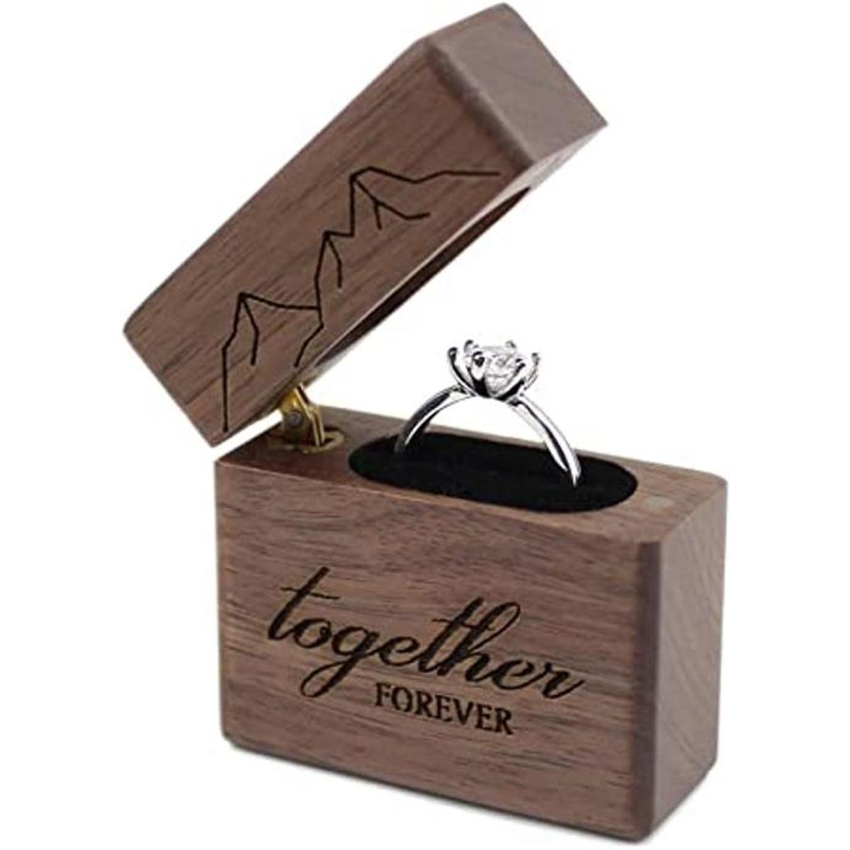Caja de anillos de compromiso